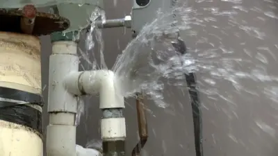 Damaged HDPE sprinkler fitting caused by high pressure surge during pump startup